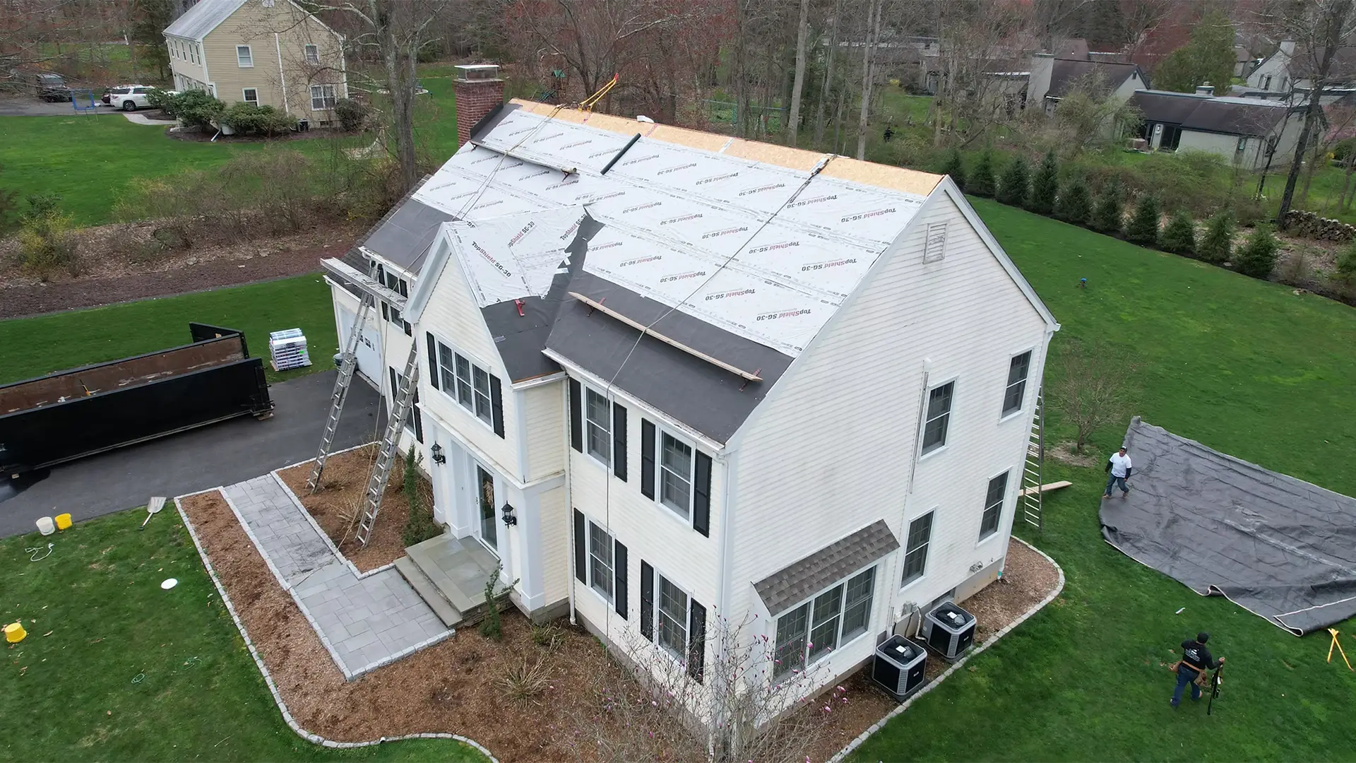 Emergency Roof Repair in Connecticut: What to Do Before the Contractor Arrives