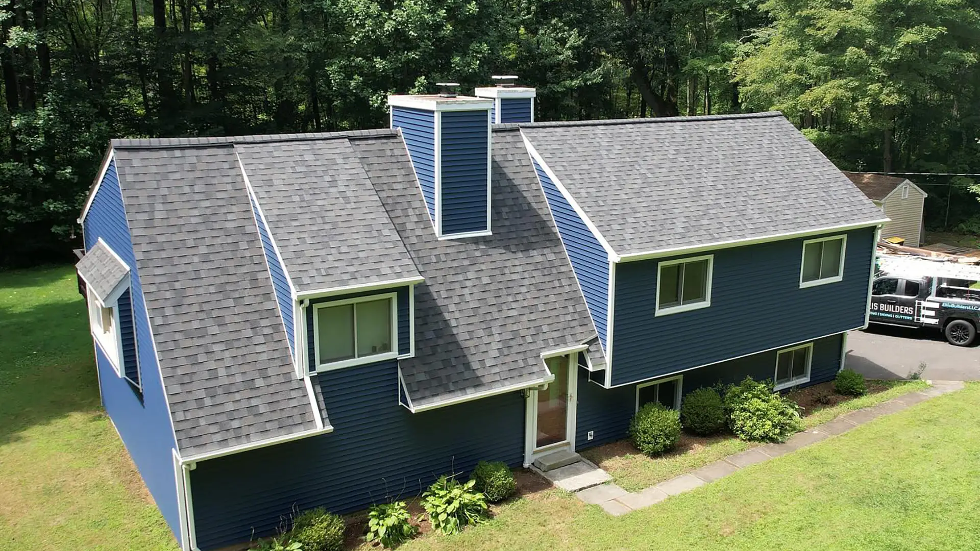 Vinyl Siding Installation in Southbury, CT: What Homeowners Should See in the Quote